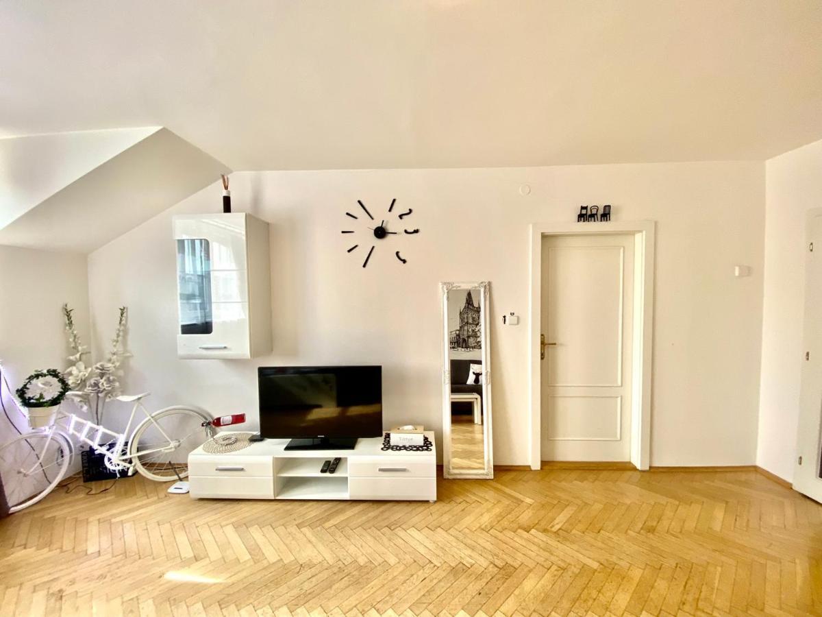 Fantastic Apartment In The City Center Praga Zewnętrze zdjęcie